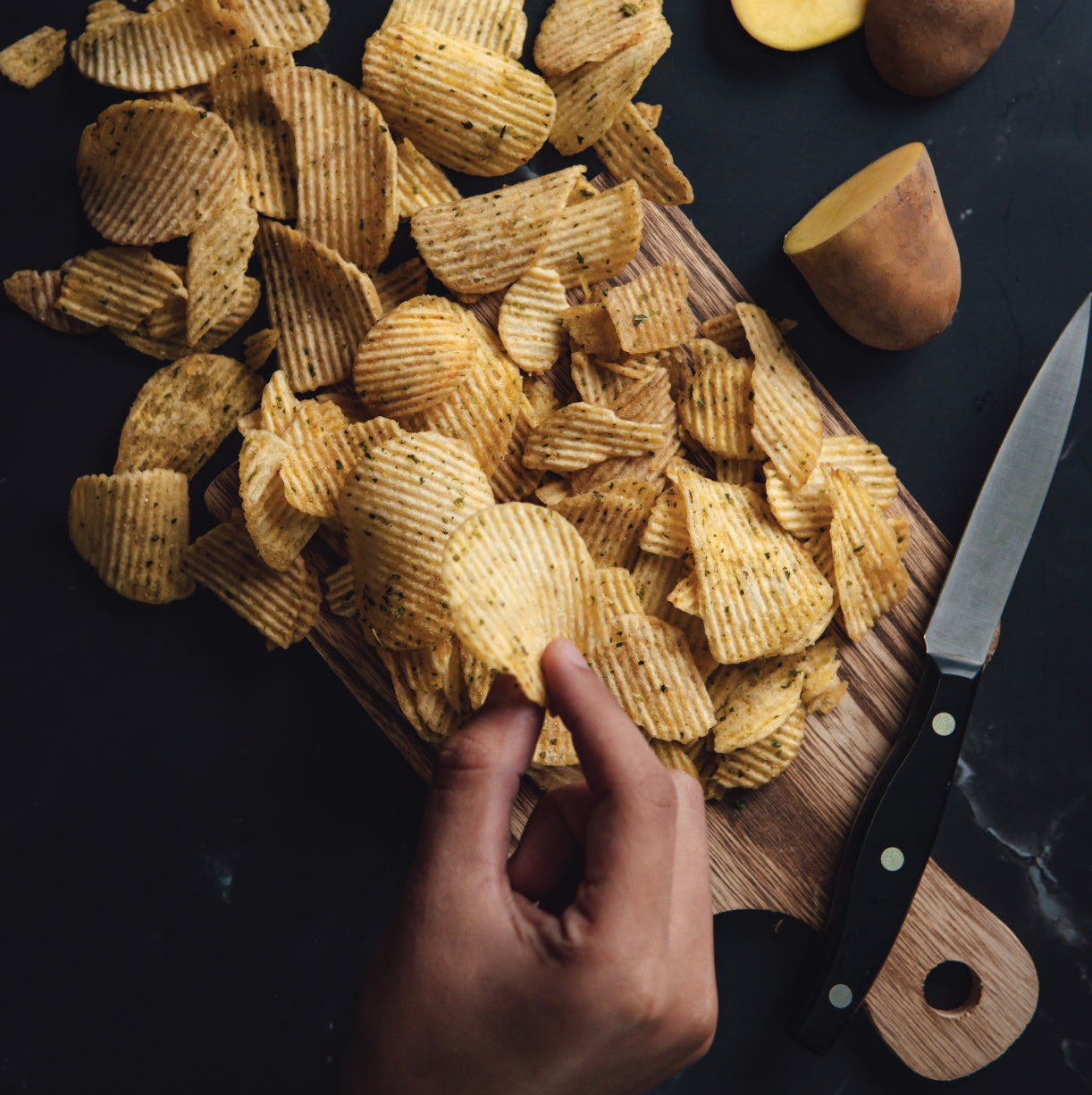 BLACK SUMMER TRUFFLE CHIPS - (PARMESAN CHEESE) 45g - Aroma Truffle & Co